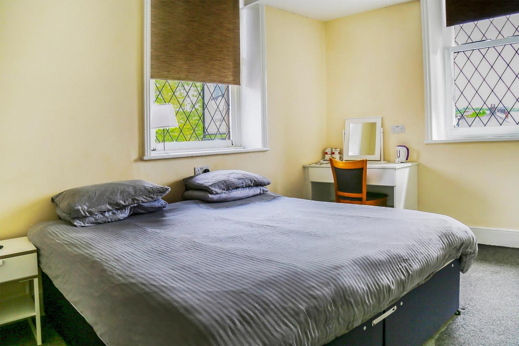 Hotel Oyo Castle Hotel, 3*