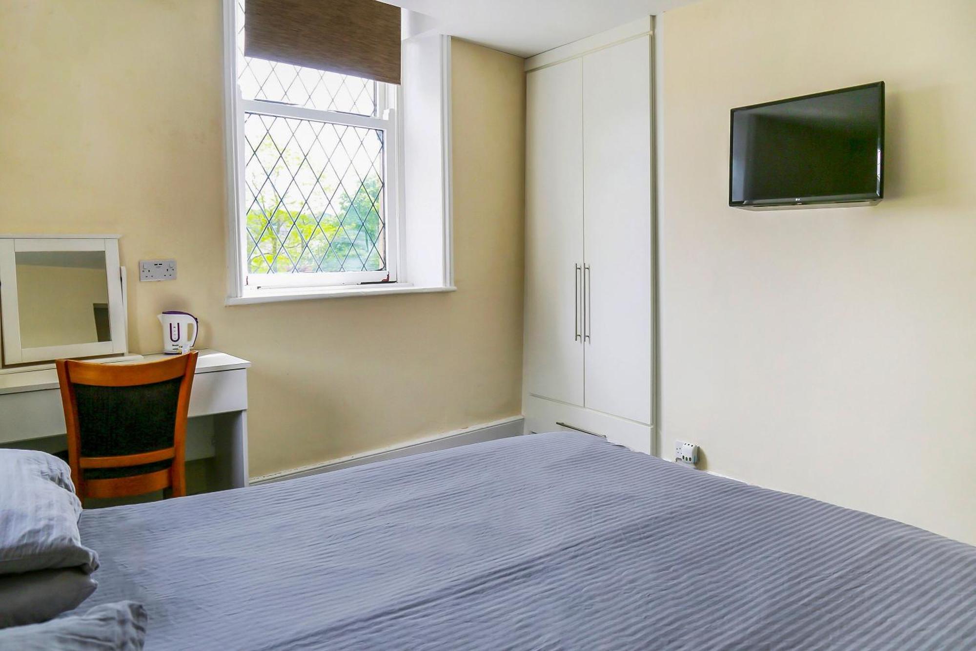Oyo Castle Hotel, 3* Accrington